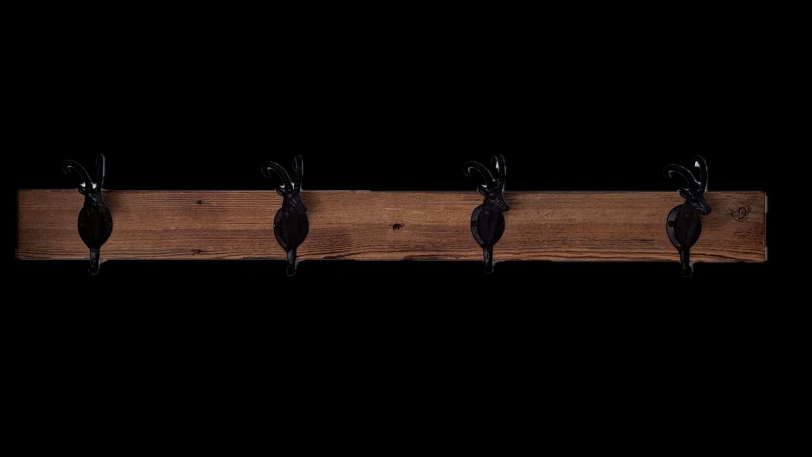 Garderobe aus Altholz mit Steinbock-Haken