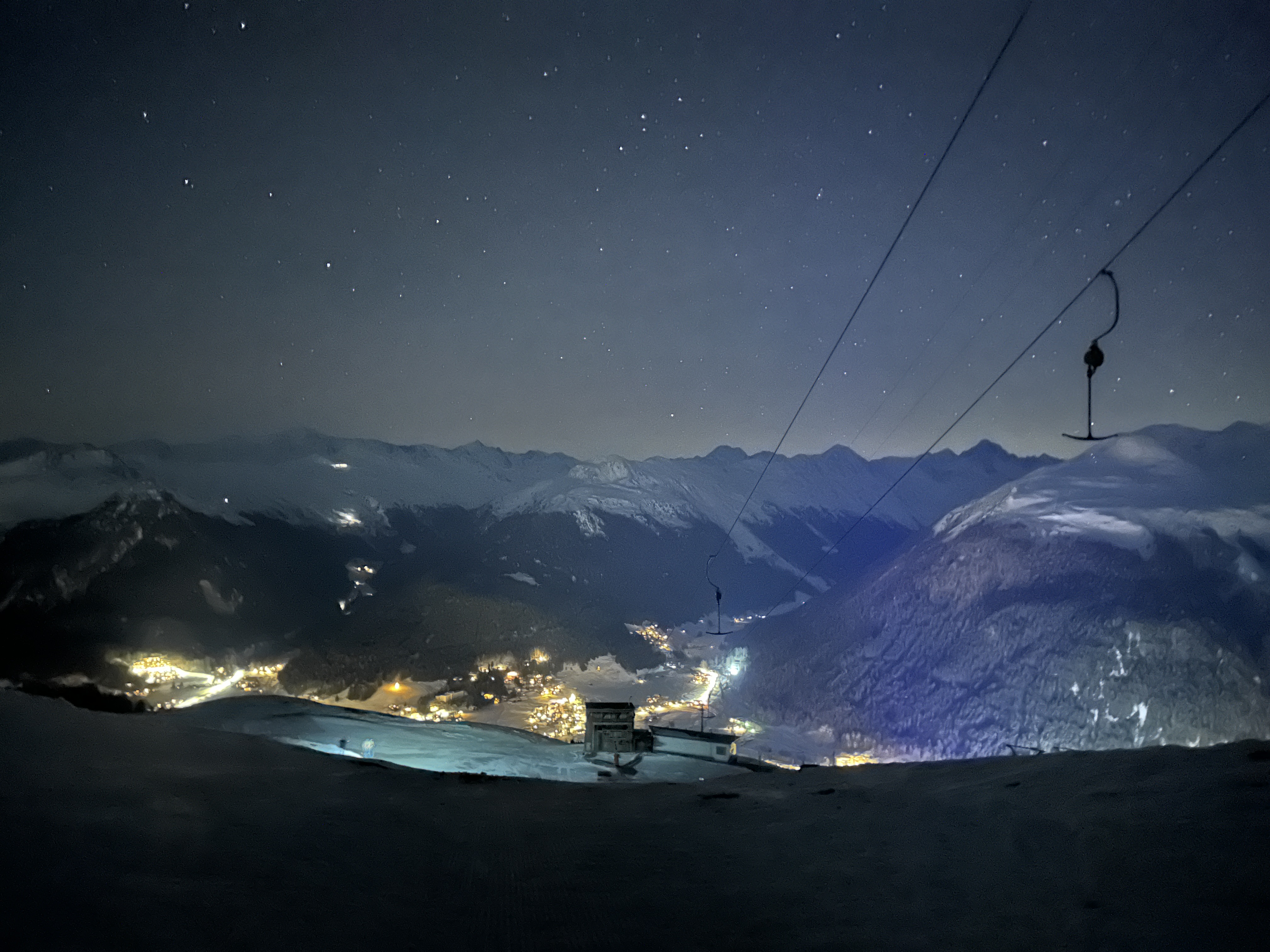 Nächtliche Schneeschuhtour über Davos